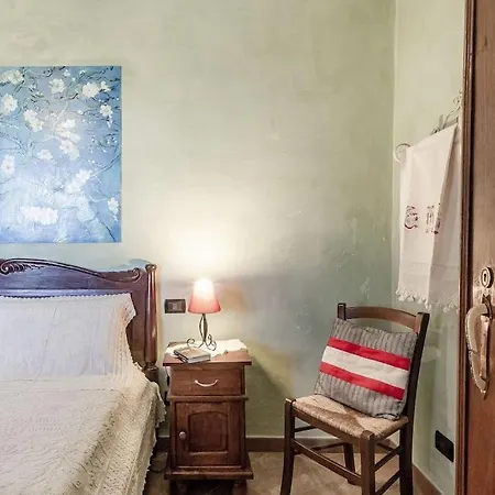Semi Indipendente Sant'elena Villa Uri